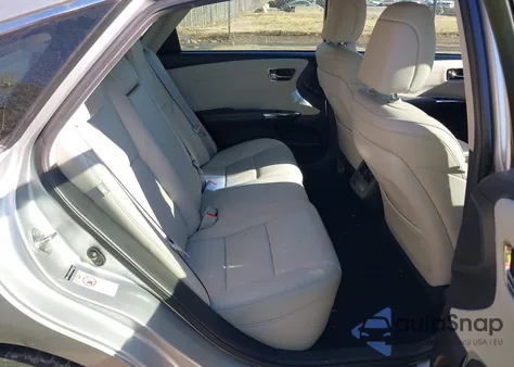 2018 Toyota Avalon Hybrid Xle z USA, uszkodzony, nr VIN 4T1BD1EB9JU063875